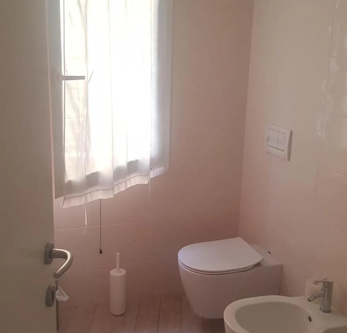 Bright Three-Room Apartment With Terrace In Milán Itálie